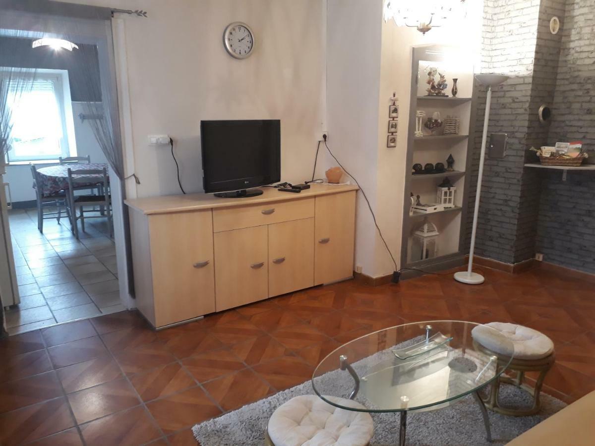 A L'Ombre De La Cascade Apartment Lemberg Luaran gambar