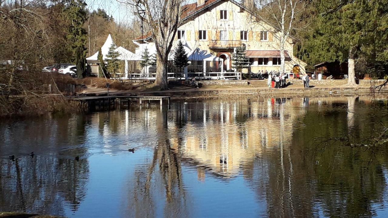 A L'Ombre De La Cascade Apartment Lemberg Luaran gambar
